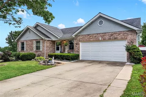 50 Darla Dr, Winfield, MO 63389