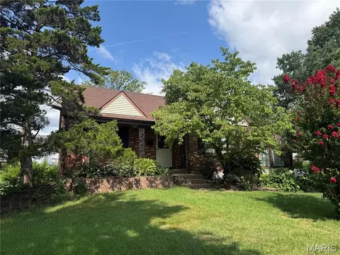 9301 Dana Ave, Saint Louis, MO 63123