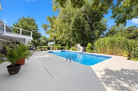 Exterior - 609 E Waters Edge Dr, Shiloh, IL 62221 photo 7 of 11