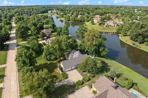 View/Area - 609 E Waters Edge Dr, Shiloh, IL 62221 photo 5 of 11