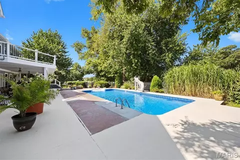 Exterior - 609 E Waters Edge Dr, Shiloh, IL 62221 photo 8 of 11