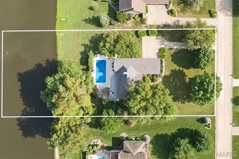 View/Area - 609 E Waters Edge Dr, Shiloh, IL 62221 photo 10 of 11