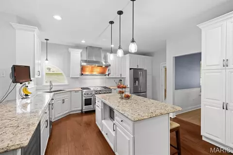 Kitchen - 609 E Waters Edge Dr, Shiloh, IL 62221 photo 3 of 6