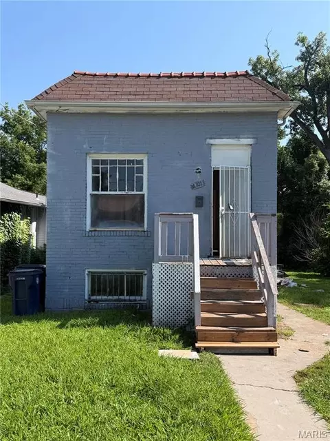 6101 Saint Paul Pl, Pine Lawn, MO 63120