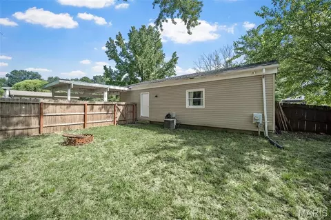 Exterior - 30 Cedar Dr, Pacific, MO 63069 photo 4 of 5