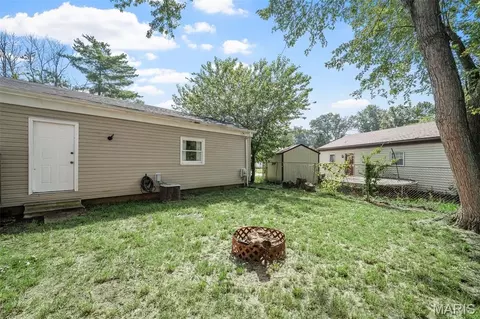 Exterior - 30 Cedar Dr, Pacific, MO 63069 photo 3 of 5