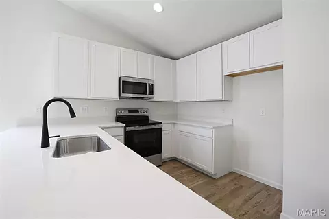 Kitchen - 394 Olympic Dr, Gray Summit, MO 63069 photo 3 of 4