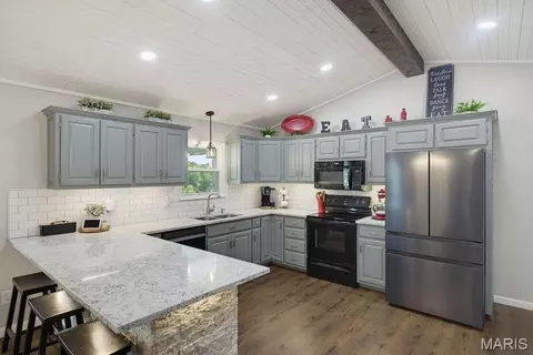 Kitchen - 136 Raspberry Ln, Jackson, MO 63755 photo 4 of 5