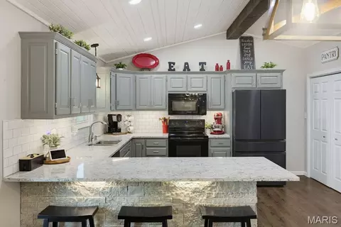 Kitchen - 136 Raspberry Ln, Jackson, MO 63755 photo 3 of 5
