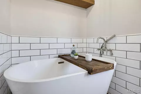 Bath - 136 Raspberry Ln, Jackson, MO 63755 photo 3 of 5