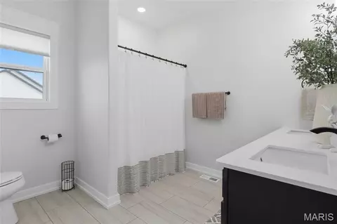 Bath - 13819 Redfield Dr, Eugene, MO 65032 photo 3 of 3