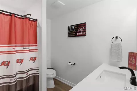 Bath - 13819 Redfield Dr, Eugene, MO 65032 photo 1 of 3