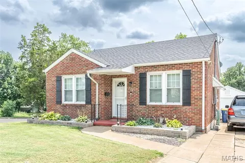 Exterior - 524 E 7th St, Washington, MO 63090 photo 3 of 12