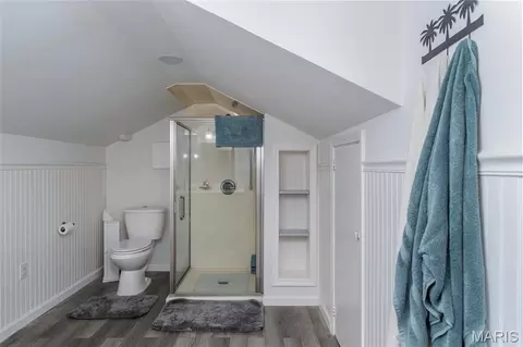 Bath - 524 E 7th St, Washington, MO 63090 photo 2 of 3