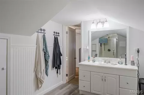 Bath - 524 E 7th St, Washington, MO 63090 photo 3 of 3
