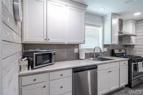 Kitchen - 524 E 7th St, Washington, MO 63090 photo 2 of 2