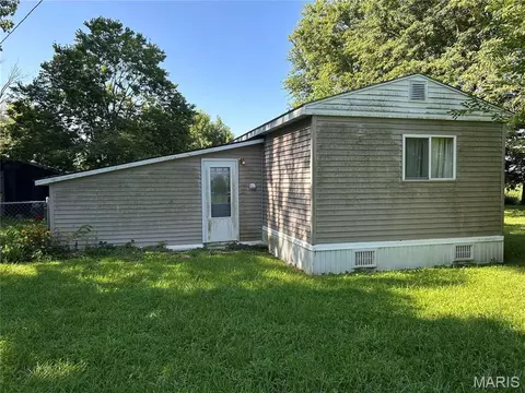 455 E 2590 Ave, Ramsey, IL 62080 photo 3