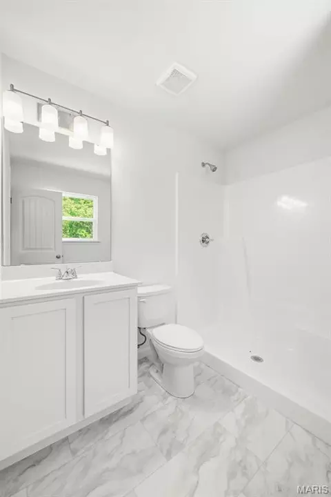 Bath - 1021 Samwise St, Wright City, MO 63390 photo 1 of 3