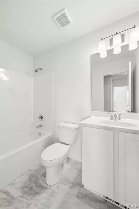 Bath - 1021 Samwise St, Wright City, MO 63390 photo 3 of 3