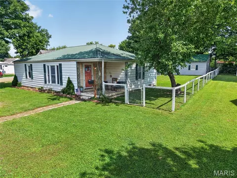 Exterior - 308 Thost St, Fredericktown, MO 63645 photo 1 of 11