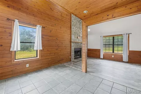 Living - 3001 Rustic Wood Trl, Barnhart, MO 63012 photo 3 of 3