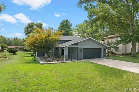 77 S Meadow Ln, Glen Carbon, IL 62034