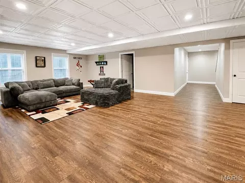 Living - 11254 Quail Hollow Cir, Dexter, MO 63841 photo 3 of 3