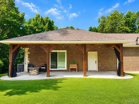 Exterior - 11254 Quail Hollow Cir, Dexter, MO 63841 photo 5 of 10