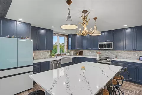 Kitchen - 10 Henebry Hills Ln, Troy, MO 63379 photo 3 of 7