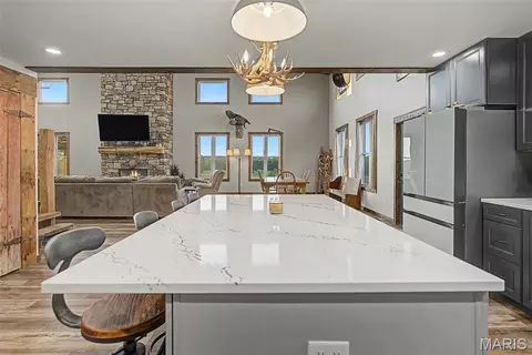 Kitchen - 10 Henebry Hills Ln, Troy, MO 63379 photo 5 of 7
