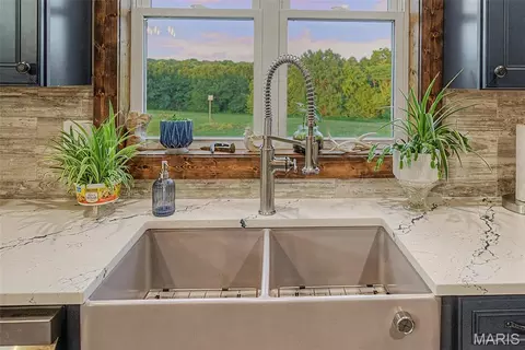 Kitchen - 10 Henebry Hills Ln, Troy, MO 63379 photo 7 of 7