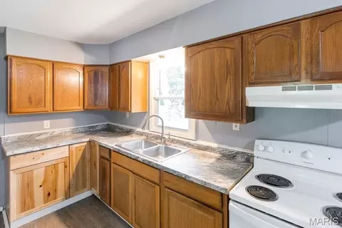 Kitchen - 71 Hannah St, Sullivan, MO 63080 photo 2 of 2