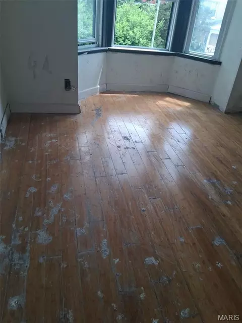 5161 Maple Ave, Saint Louis, MO 63113 photo 6