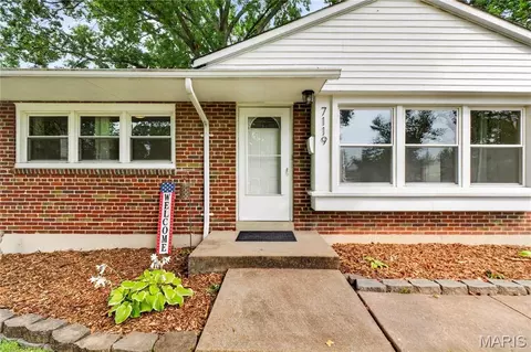 7119 Marwinette Ave, Saint Louis, MO 63116