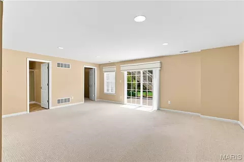 Living - 944 Daffodil Ridge Dr, O'fallon, MO 63366 photo 6 of 6