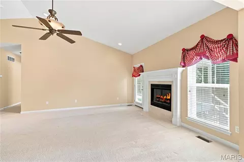 Living - 944 Daffodil Ridge Dr, O'fallon, MO 63366 photo 4 of 6