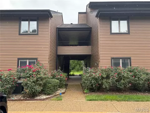 13818 Amiot Dr #B, Saint Louis, MO 63146