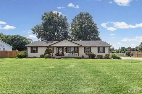 3535 Pierland Dr, Pocahontas, IL 62275