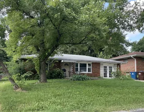 600 Sitze Dr, East Alton, IL 62024