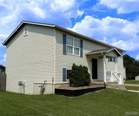 Exterior - 823 Legolas Ln, Wright City, MO 63390 photo 2 of 6