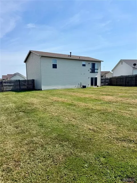 Exterior - 823 Legolas Ln, Wright City, MO 63390 photo 5 of 6