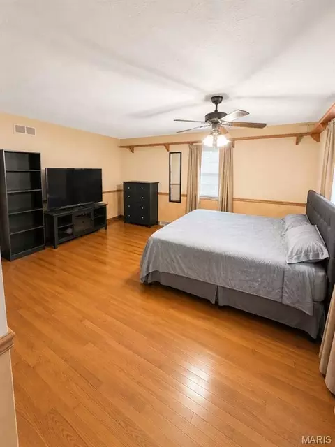 Bedroom - 137 E 3rd St, Roxana, IL 62084 photo 1 of 3