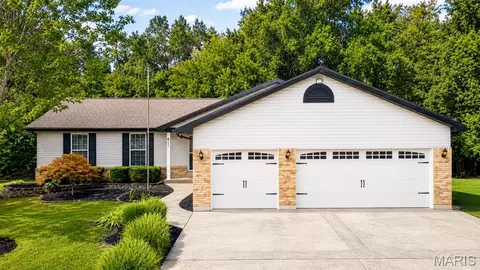 411 Bridle Ridge Ct, Wentzville, MO 63385