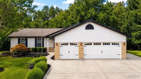 411 Bridle Ridge Ct, Wentzville, MO 63385