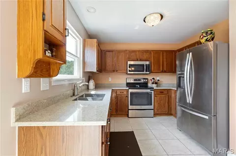 Kitchen - 638 Oak Springs Trail Dr, Ballwin, MO 63021 photo 1 of 2