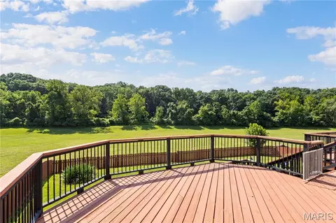 Exterior - 638 Oak Springs Trail Dr, Ballwin, MO 63021 photo 2 of 11