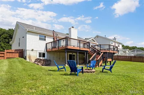 Exterior - 638 Oak Springs Trail Dr, Ballwin, MO 63021 photo 5 of 11