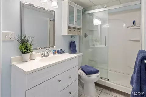 Bath - 638 Oak Springs Trail Dr, Ballwin, MO 63021 photo 3 of 3