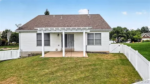 Exterior - 548 Boulder River Dr, O'fallon, MO 63368 photo 6 of 7