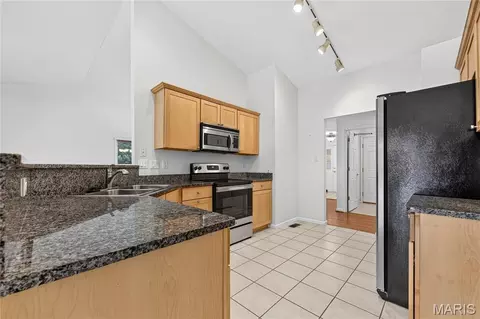 Kitchen - 548 Boulder River Dr, O'fallon, MO 63368 photo 1 of 4